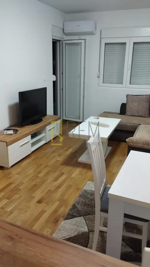 Rent, one bedroom apartment, 49m², Stari Aerodrom, Podgorica