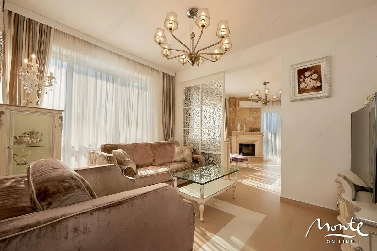 Sale, three bedroom apartment, 150m², Bečići, Budva
