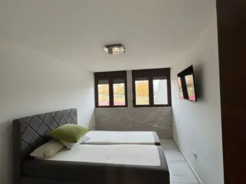 Prodaja, trosoban stan, 82m², Centar, Žabljak - image 6