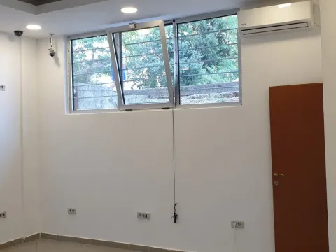 Izdavanje, poslovni prostor, 24m², Pobrežje, Podgorica - image 10