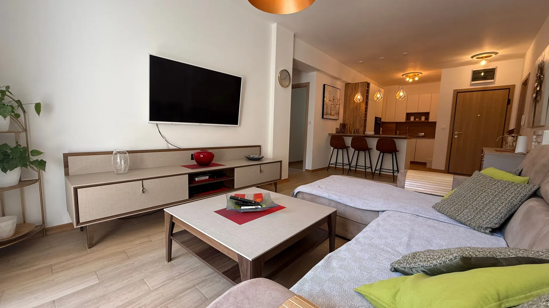 Rent, two bedroom apartment, 65m², Babin Do, Budva