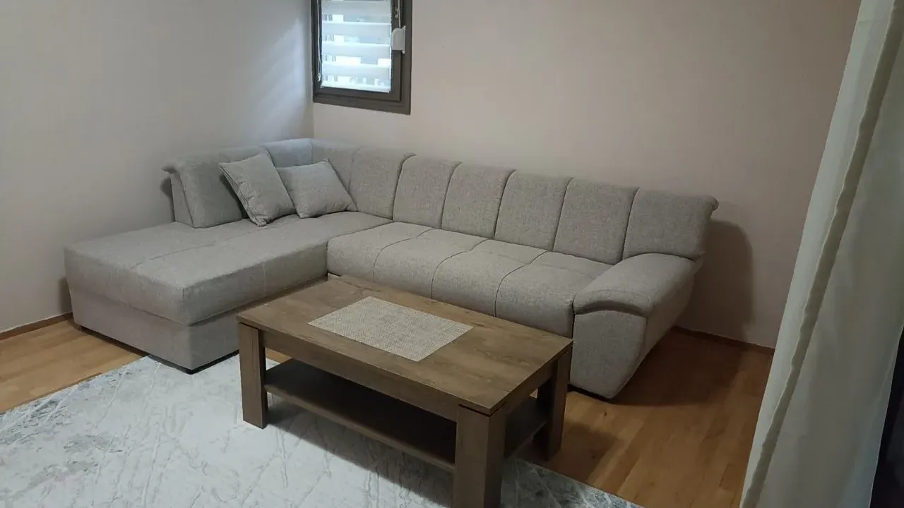 Izdavanje, dvosoban stan, Blok 5, Podgorica