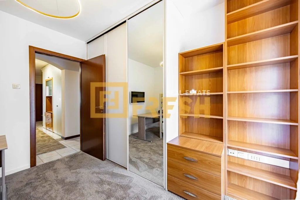 Prodaja, trosoban stan, 202m², Gorica C, Podgorica