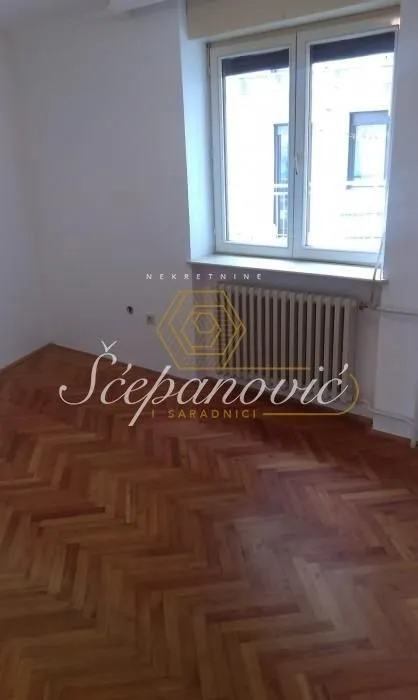 Prodaja, četvorosoban stan, 104m², Centar, Novi Sad