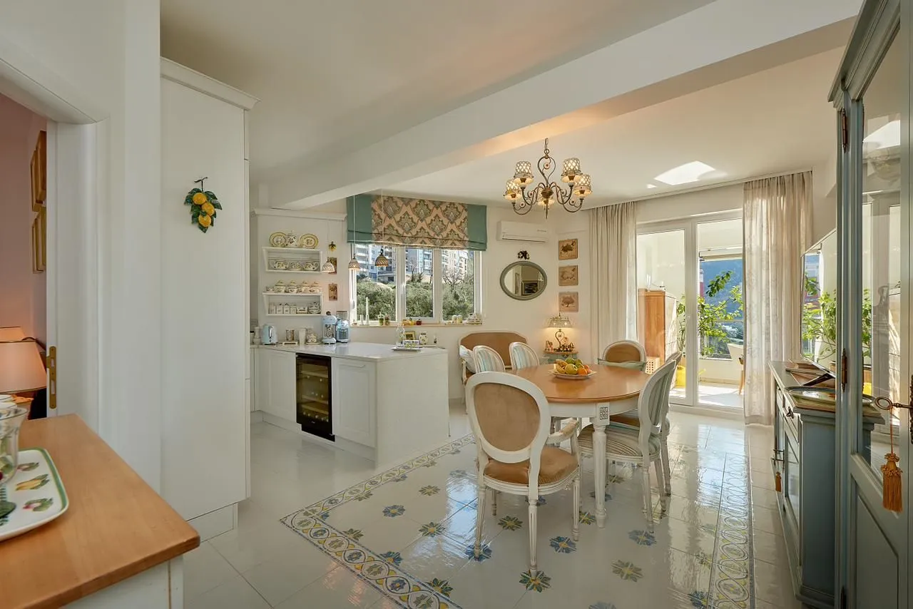 Prodaja, četvorosoban stan, 150m², Bečići, Budva