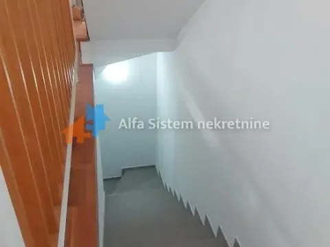 Izdavanje, kuća, 300m², Savski Venac, Beograd - image 24