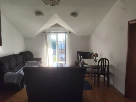 Izdavanje, dvosoban stan, 60m², Gornja Gorica, Podgorica - image 2