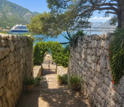 Sale, house, 170m², Dobrota, Kotor - image 1