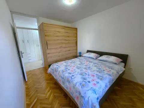Izdavanje, jednosoban stan, 49m², Centar, Bar - image 7