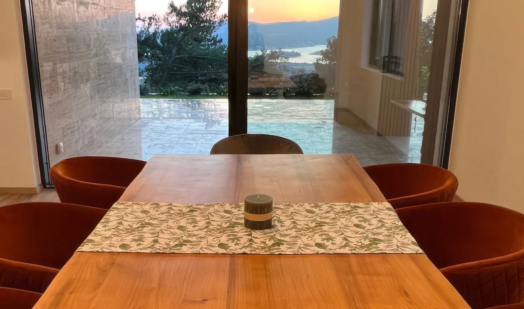 Prodaja, kuća, 317m², Tivat, Crna Gora