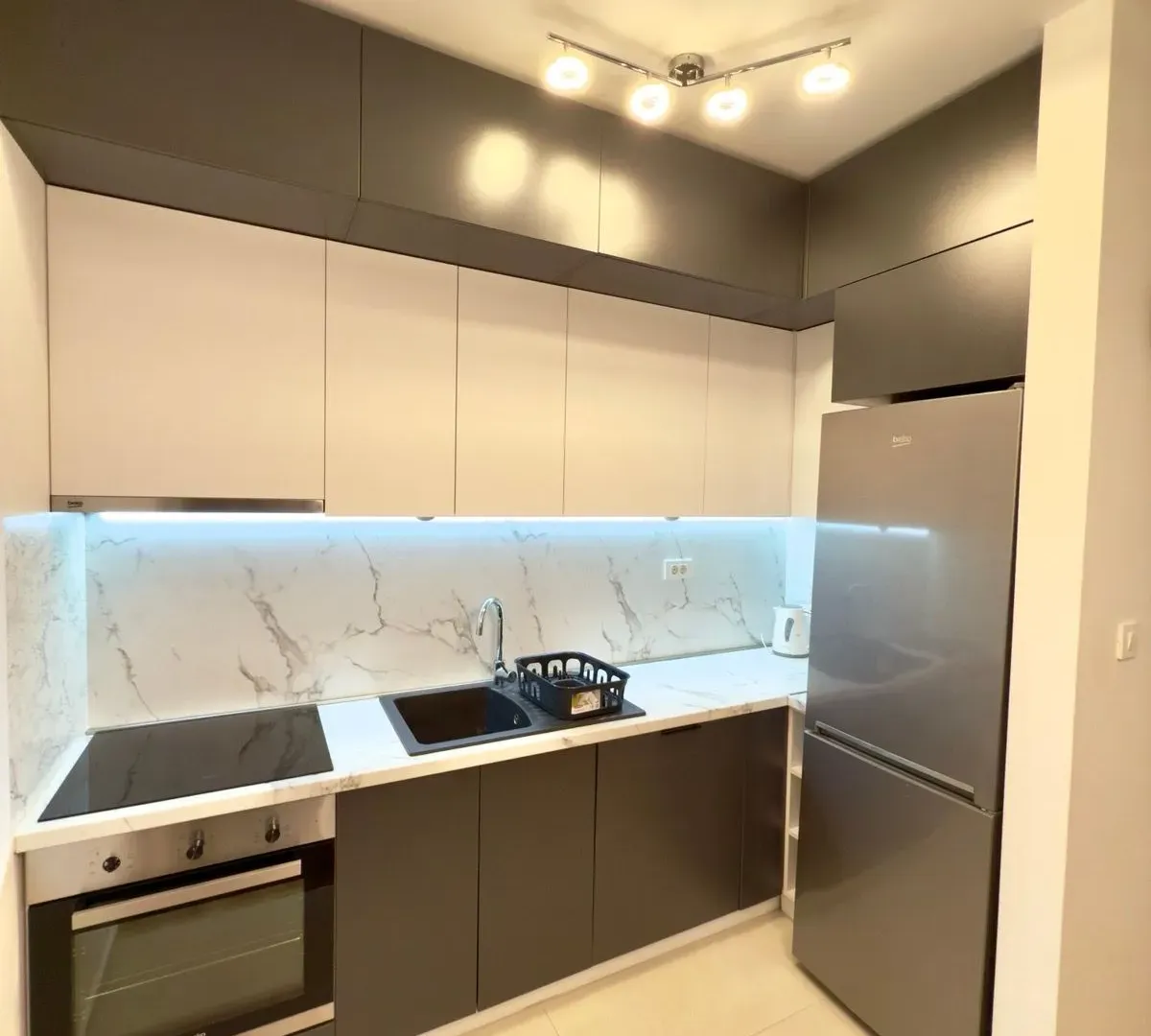 Izdavanje, jednosoban stan, 48m², City Kvart, Podgorica