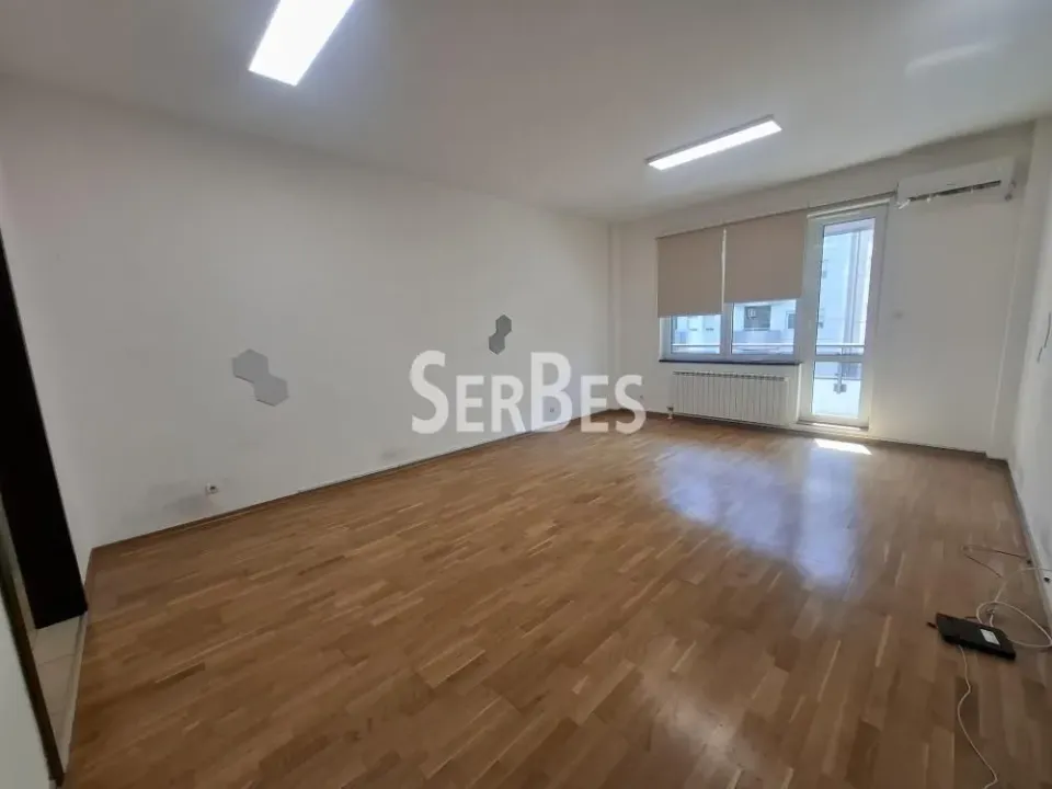 Rent, office space, 113m², Bulevar Oslobodjenja, Novi Sad Sve Podlokacije