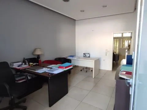 Izdavanje, poslovni prostor, 46m², Slavija, Vračar Sve Podlokacije - image 2