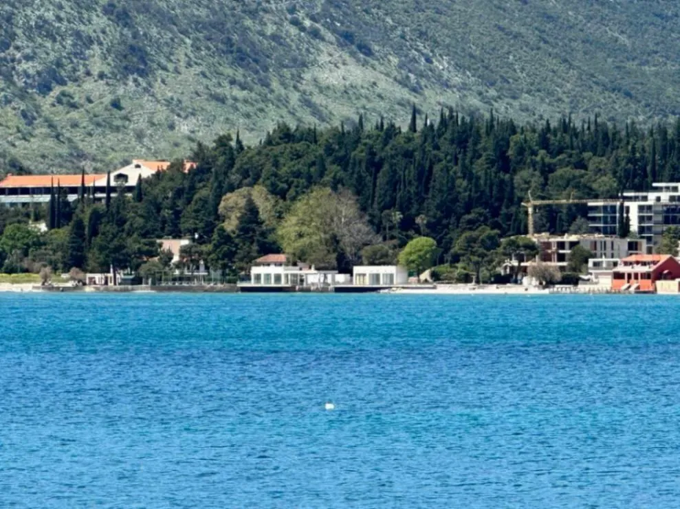 Izdavanje,  poslovni prostor, 178m2, Igalo, Herceg Novi