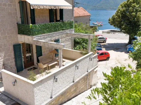 Prodaja, trosoban stan, 112m², Strp, Kotor - image 18