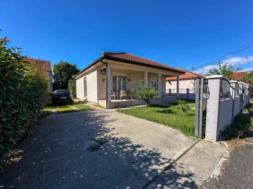Izdavanje, kuća, 120m², Tološi, Podgorica