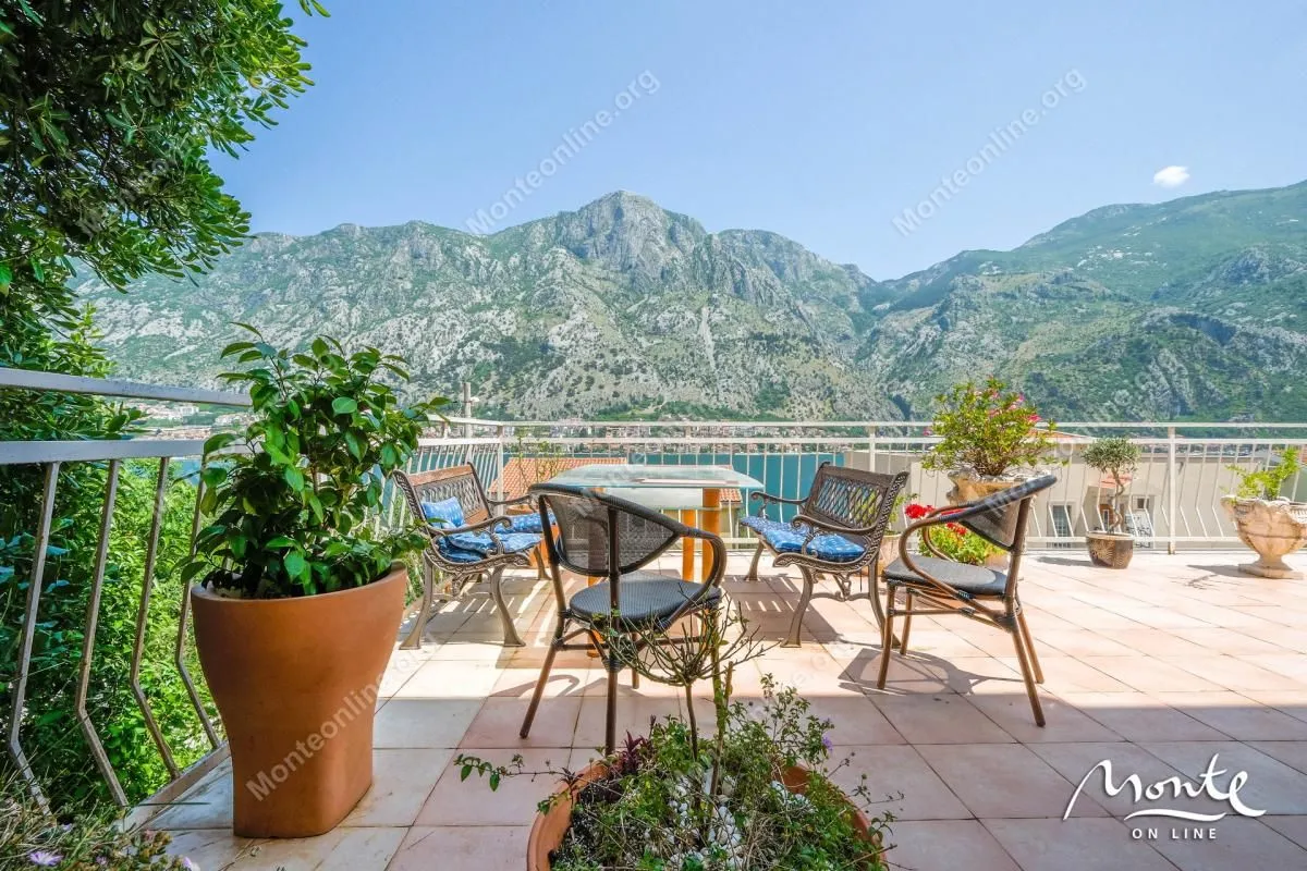 Prodaja, kuća, 172m², Muo, Kotor