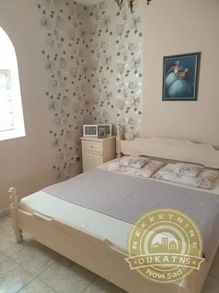 Prodaja, kuća, 420m², Kać, Novi Sad Sve Podlokacije