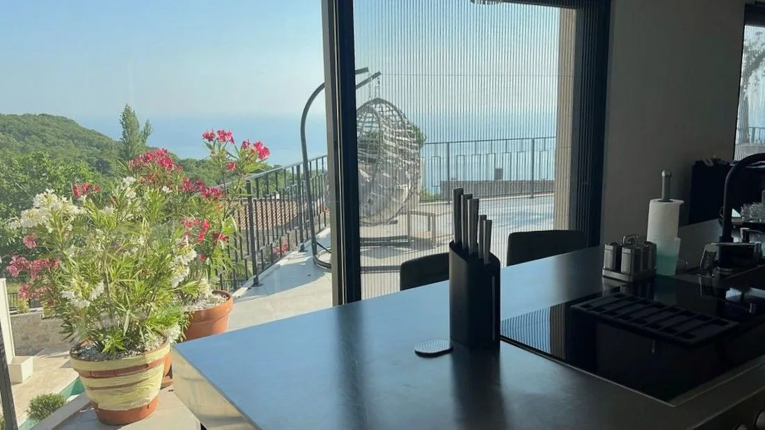 Sale, house, 300m², Kuljače, Budva