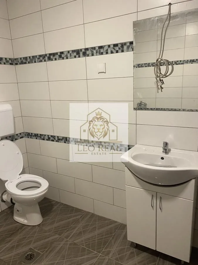 Izdavanje, kuća, 330m², Dobanovci, Surčin