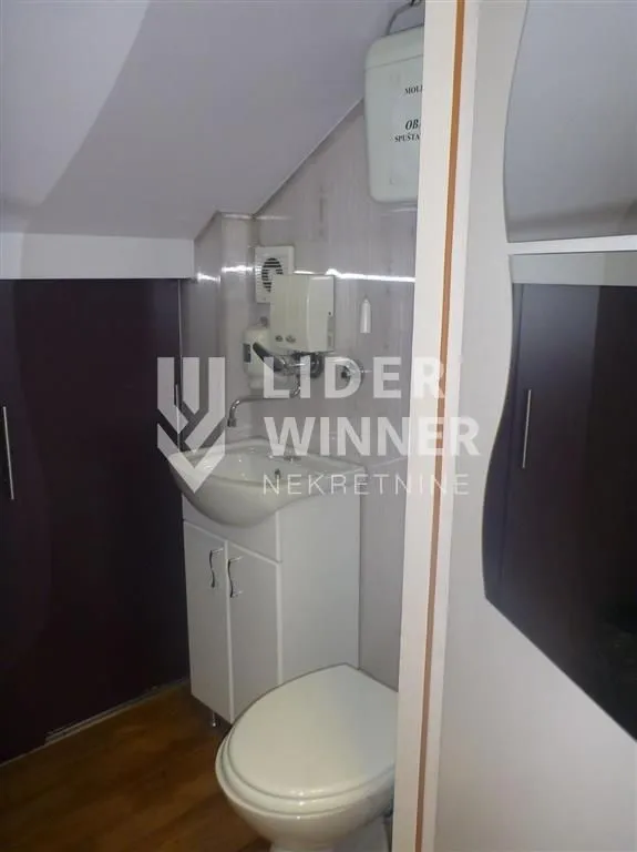 Izdavanje, stan, 220m², Stari Grad, Beograd