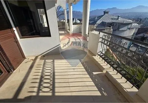 Izdavanje, kuća, 280m², Gorica C, Podgorica - image 19