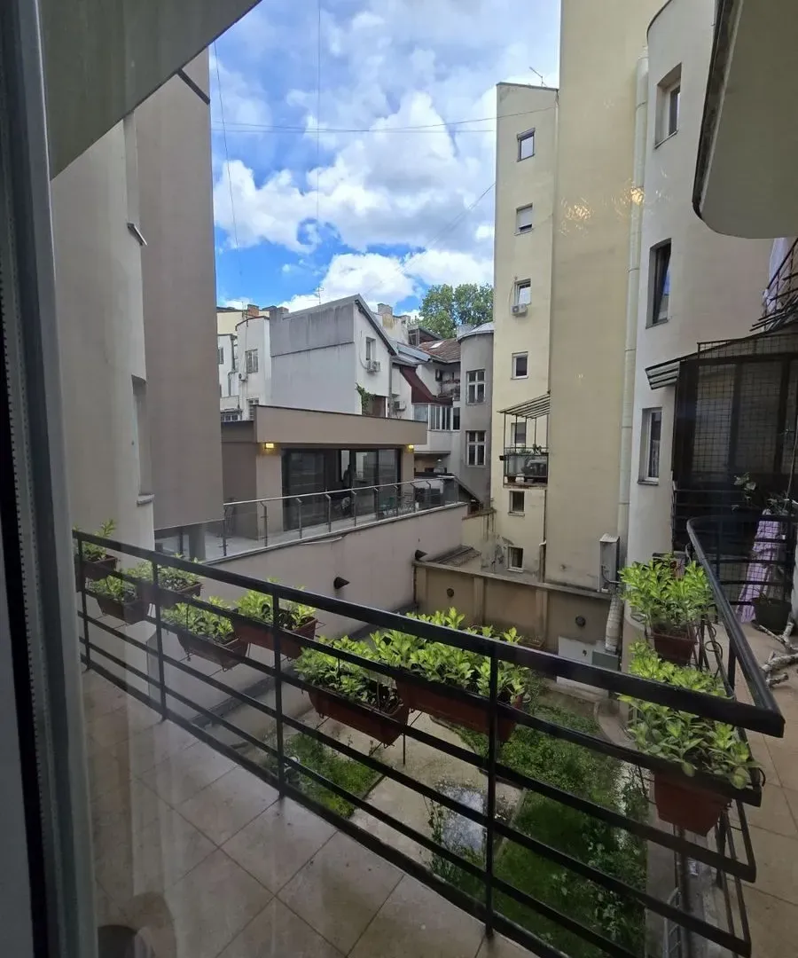 Rent, three bedroom apartment, 86m², Kalenić Pijaca, Vračar Sve Podlokacije