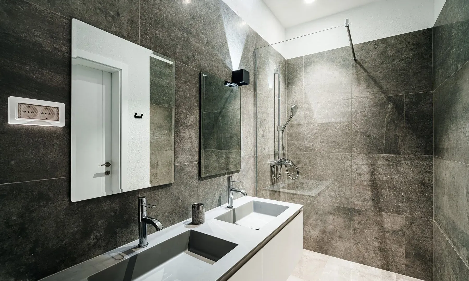 Rent, house, 491m², Ljuta, Kotor
