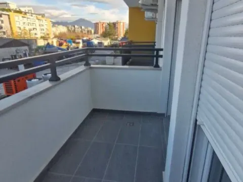 Izdavanje, jednosoban stan, 45m², Pobrežje, Podgorica - image 9