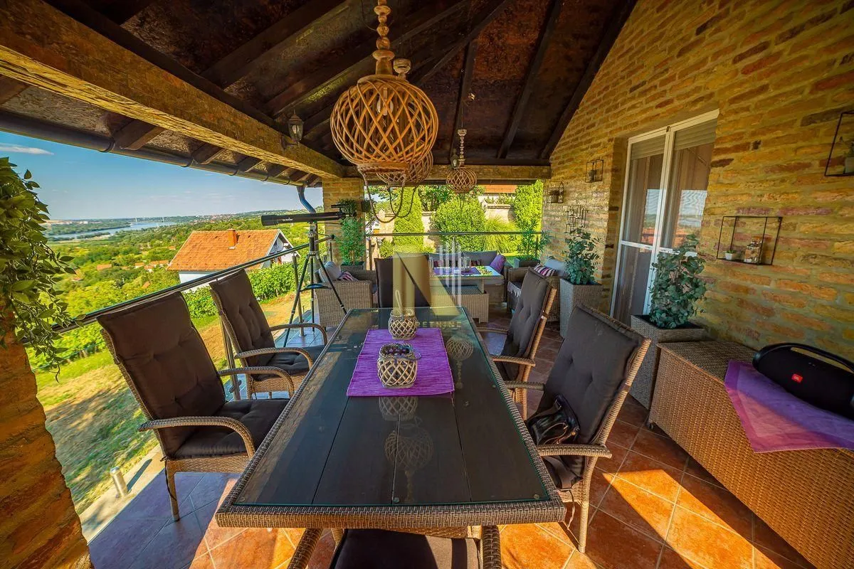Sale, house, 140m², Beočin, Srbija