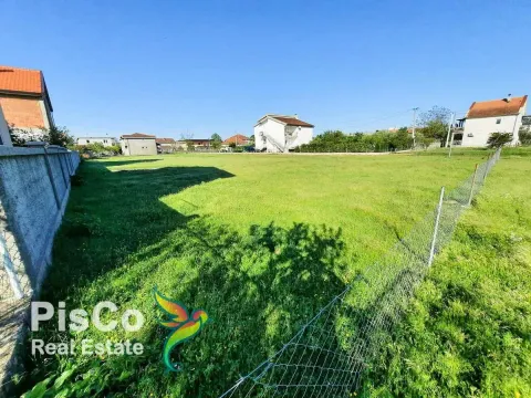 Zemljište in Zlatica