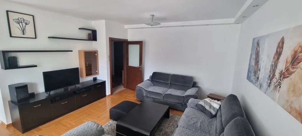 Izdavanje, dvosoban stan, 74m², Nova Dalmatinska, Podgorica