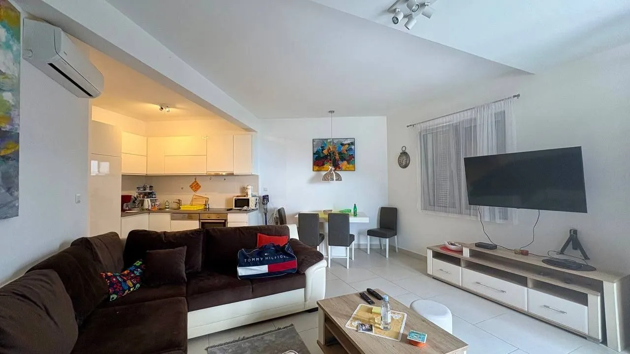 Prodaja, jednosoban stan, 61m², Morinj, Kotor