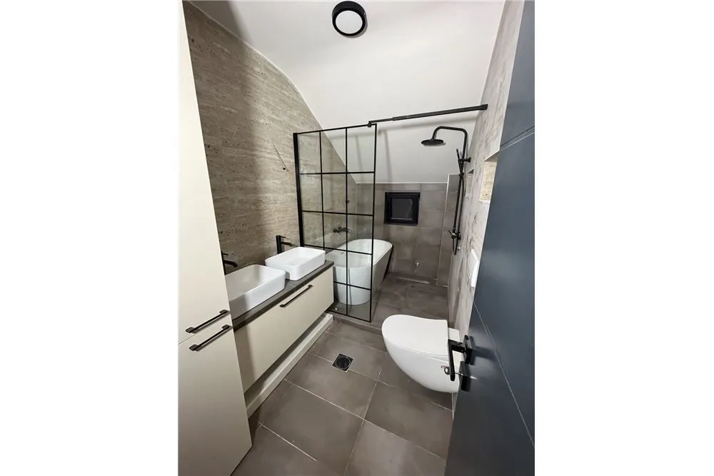 Prodaja, trosoban stan, 96m², Niš, Srbija