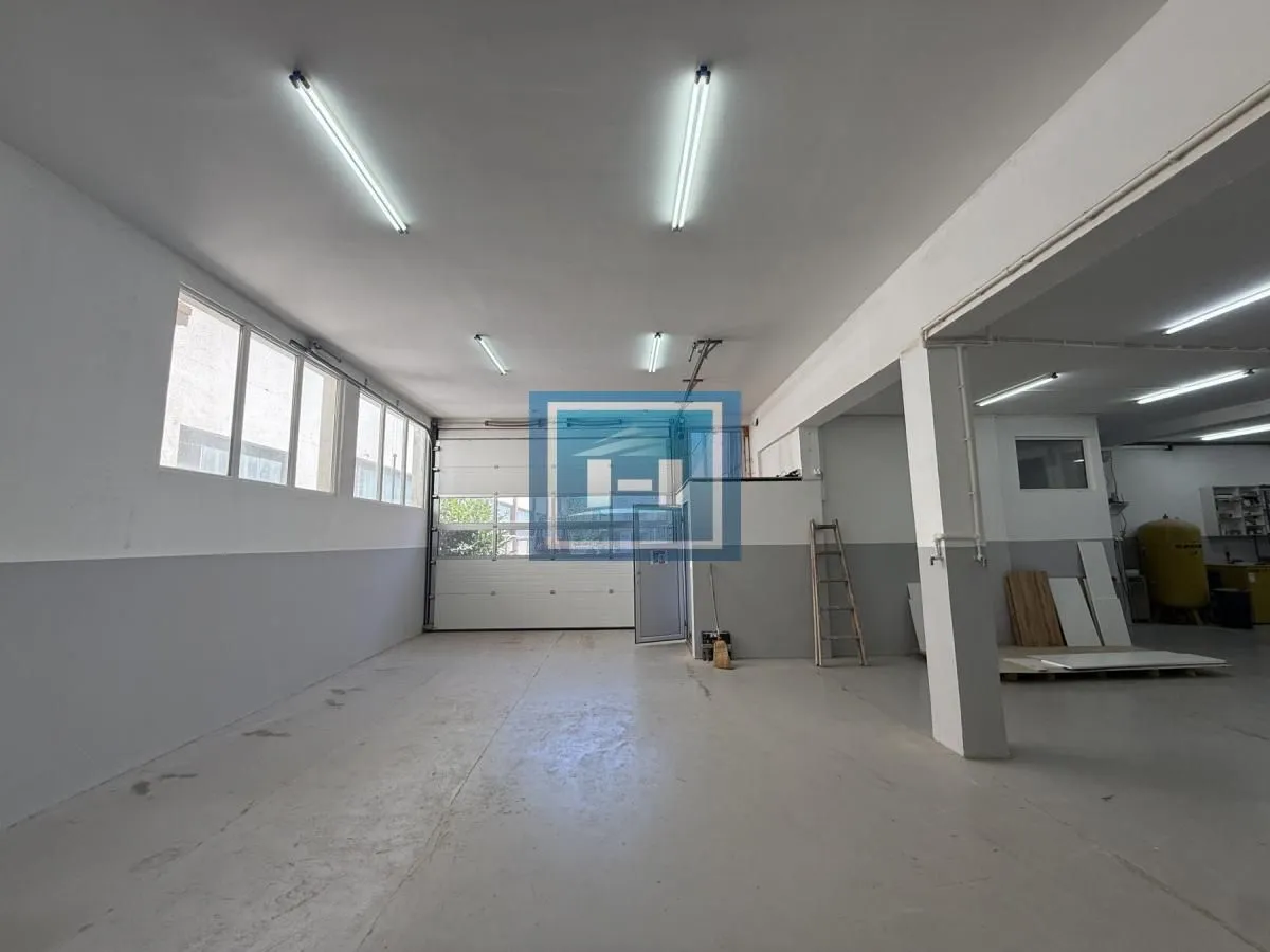 Rent, office space, 194m², Industrijska zona, Jagodina