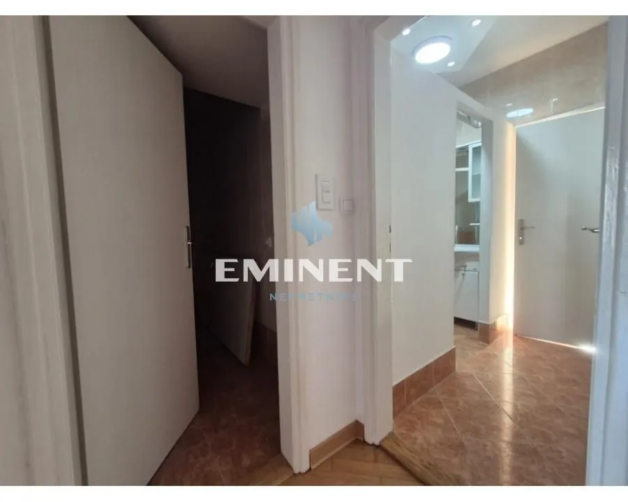 Izdavanje, trosoban stan, 110m², Kalenić Pijaca, Vračar Sve Podlokacije
