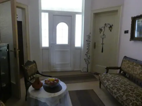 Prodaja, kuća, 300m², Centar, Jagodina - image 5