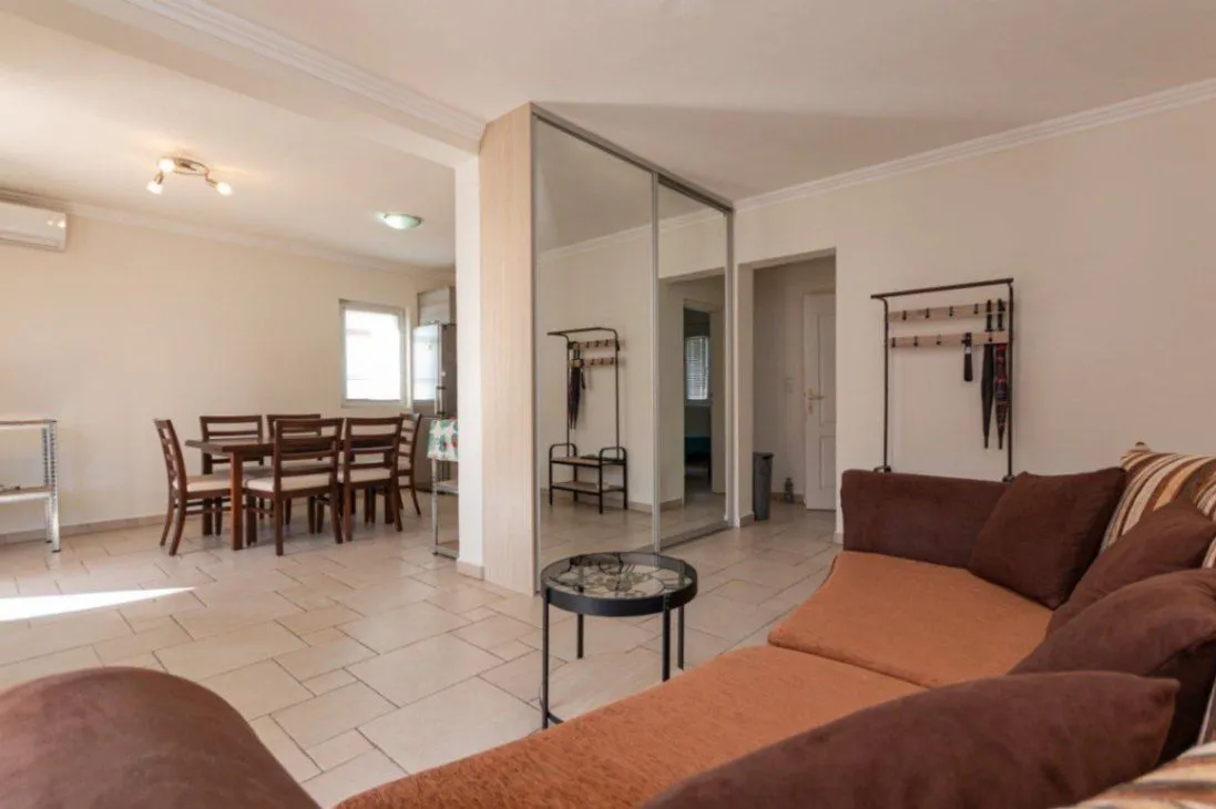 Izdavanje, dvosoban stan, 63m², Baošići, Herceg Novi