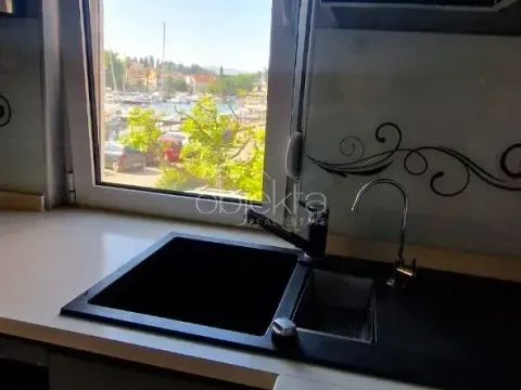 Izdavanje, stan, 110m², Tivat, Crna Gora - image 4