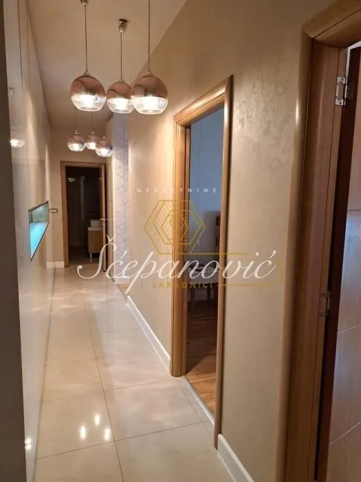 Prodaja, trosoban stan, 87m², Nova Detelinara, Novi Sad Sve Podlokacije