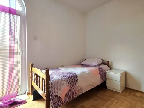 Rent, house, 180m², Tološi, Podgorica - image 22