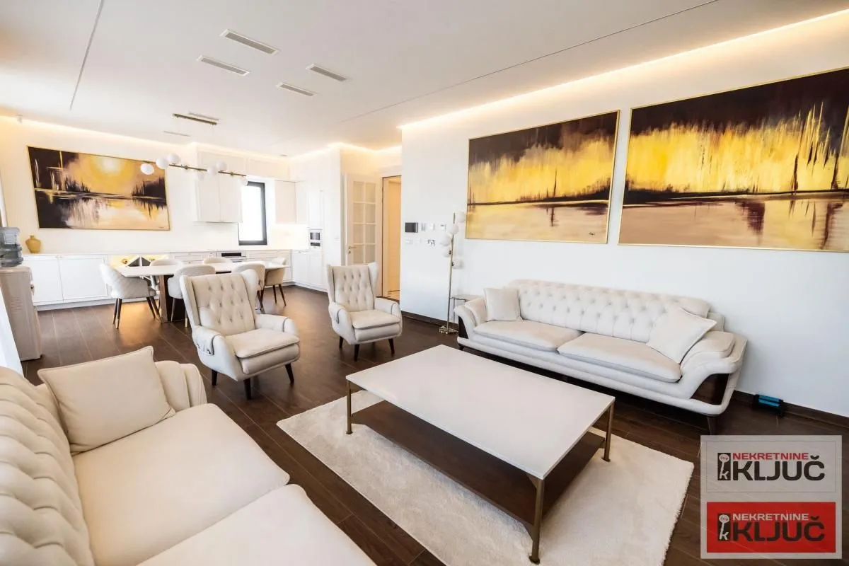 Izdavanje, četvorosoban stan, 135m², Tatarsko brdo, Petrovaradin