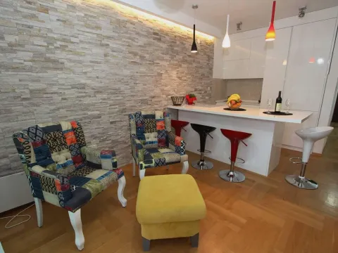 Rent, two bedroom apartment, 70m², Budva, Crna Gora - image 22