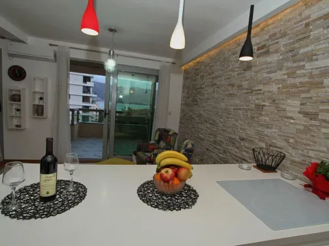 Rent, two bedroom apartment, 70m², Budva, Crna Gora - image 21
