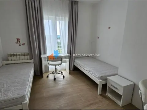 Rent, four bedroom apartment, 160m², Savski Venac, Beograd - image 14