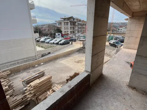 Izdavanje, dvosoban stan, 62m², Zagorič, Podgorica - image 4