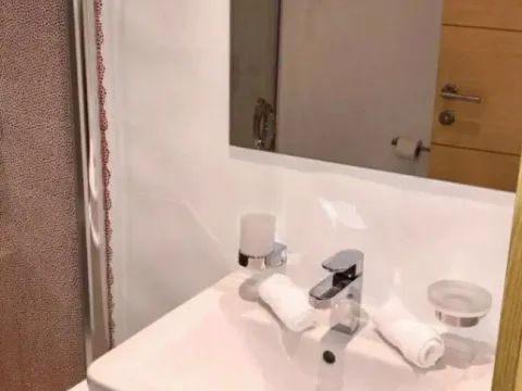 Izdavanje, jednosoban stan, 55m², Centar, Budva - image 4