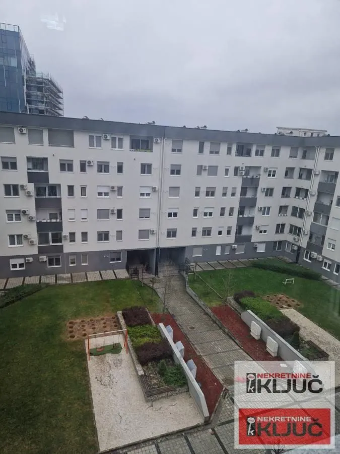 Izdavanje, dvosoban stan, 90m², Sajmište, Novi Sad