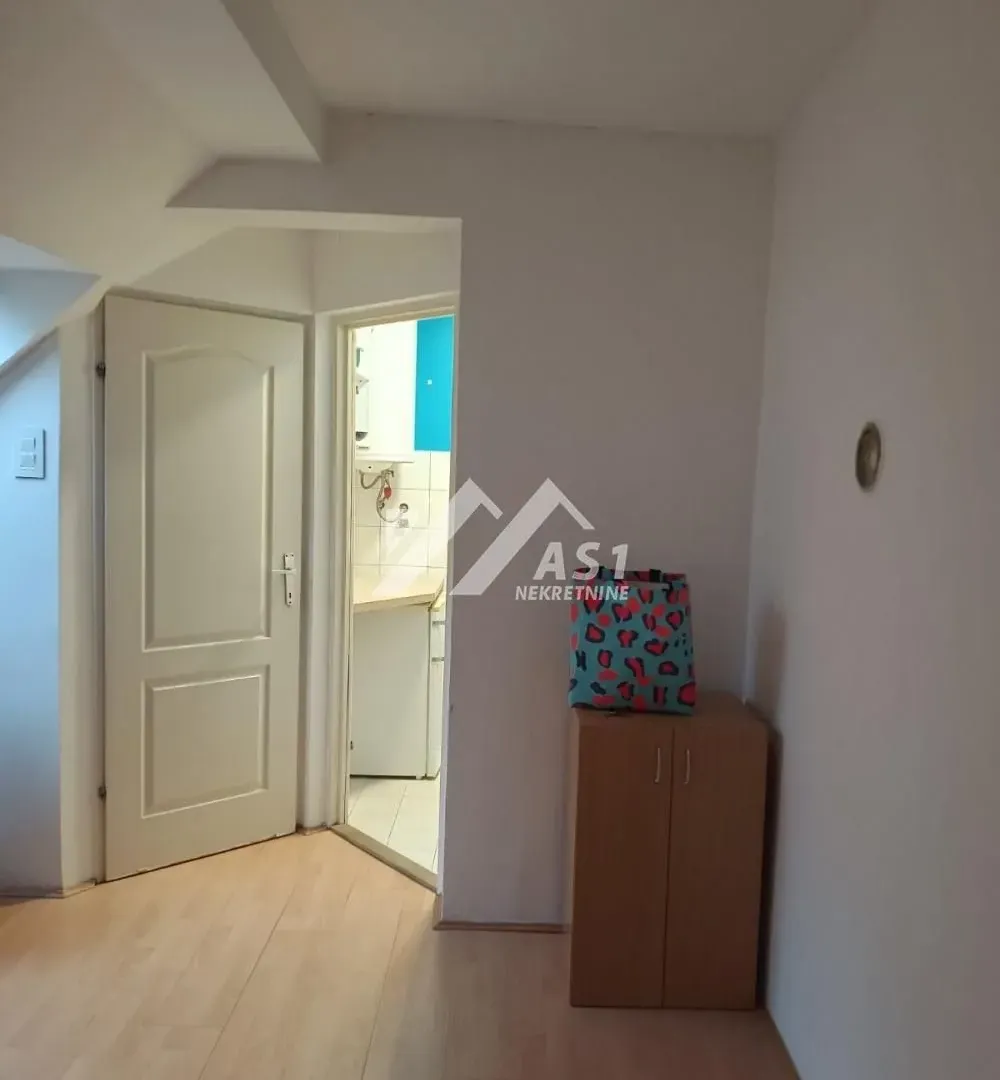 Prodaja, stan, 25m², Grbavica, Novi Sad Sve Podlokacije