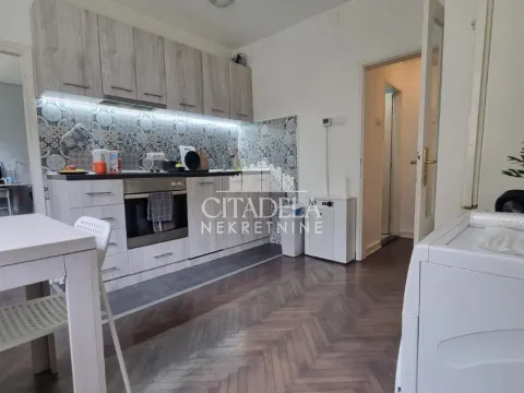 Prodaja, dvosoban stan, 42m², Karaburma, Palilula Sve Podlokacije - image 10